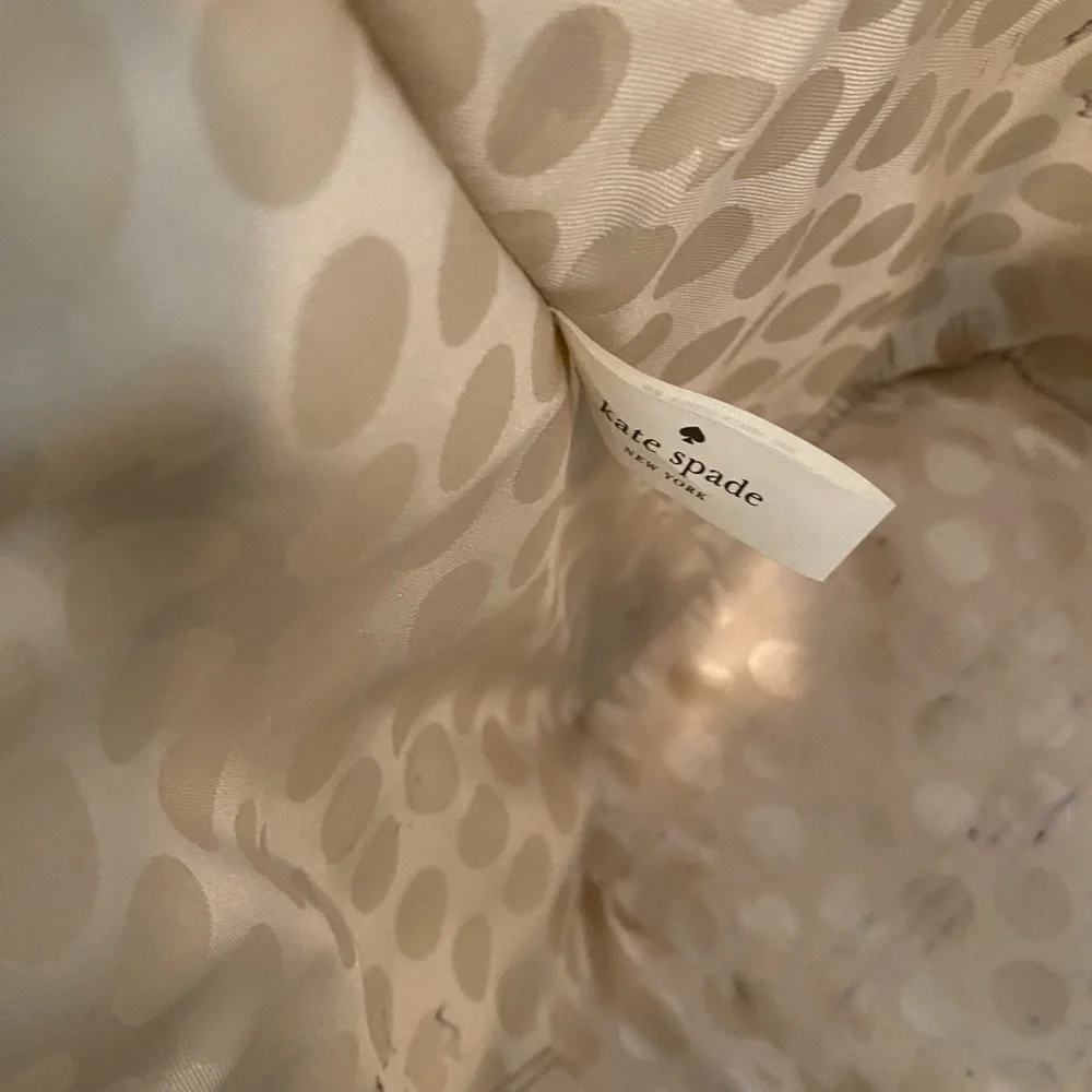 Kate Spade large two tone tote bag excellent condition 19 by 13 inches. Clean - Picture 3 of 8
